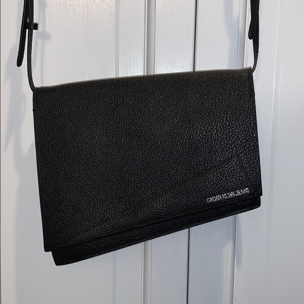 Black leather shoulder bag